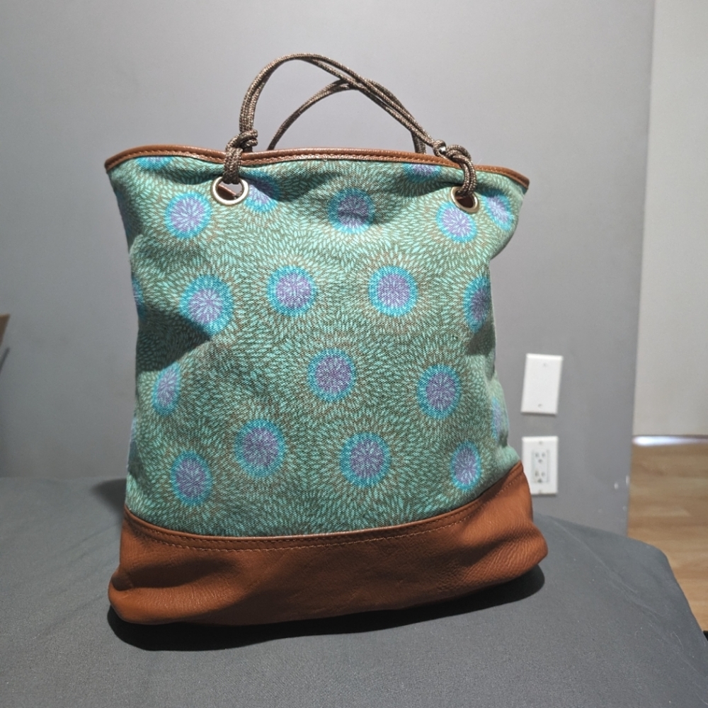 Okpta bag in peacock design